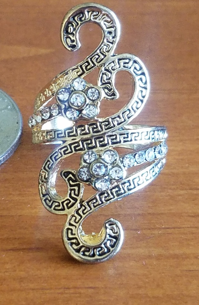 Costume jewelry - ring